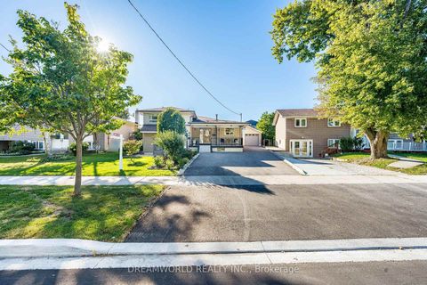 Photo 9 at 58 Candlewood Crescent, York University Heights, Toronto