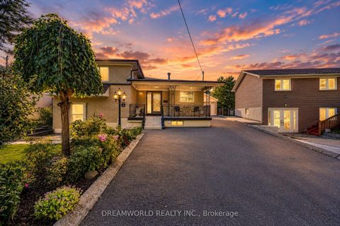 Photo 10 at 58 Candlewood Crescent, York University Heights, Toronto