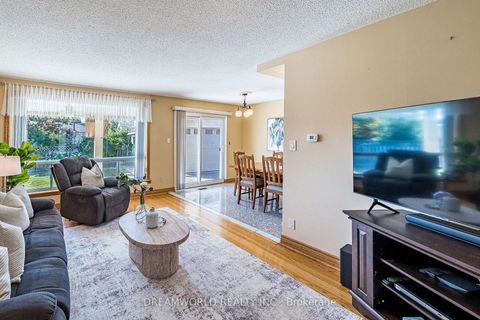 Photo 15 at 58 Candlewood Crescent, York University Heights, Toronto