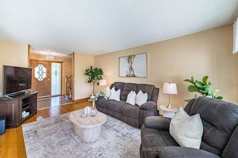 Photo 17 at 58 Candlewood Crescent, York University Heights, Toronto