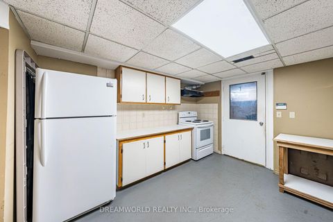 Photo 43 at 58 Candlewood Crescent, York University Heights, Toronto