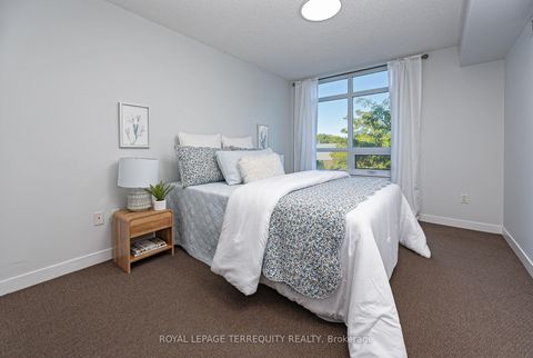 Photo 12 at 320 - 816 Lansdowne Avenue, Junction, Toronto