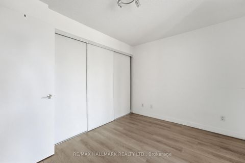 Photo 9 at 417 - 120 Dallimore Circle, Don Mills, Toronto