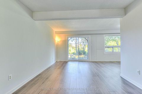 Photo 7 at 132 Valdor Drive, Agincourt North, Toronto