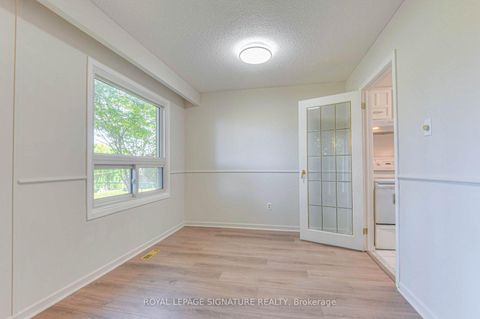 Photo 13 at 132 Valdor Drive, Agincourt North, Toronto