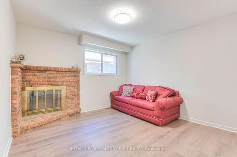 Photo 18 at 132 Valdor Drive, Agincourt North, Toronto