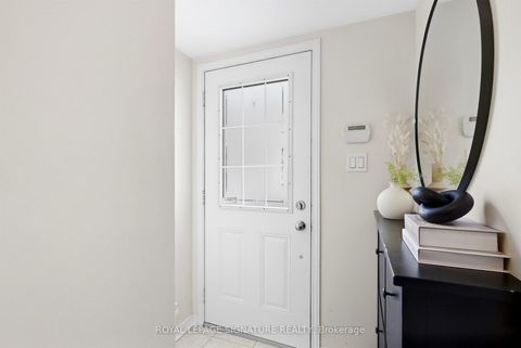 Photo 3 at 225 - 11 Ruttan Street, Dufferin Grove, Toronto