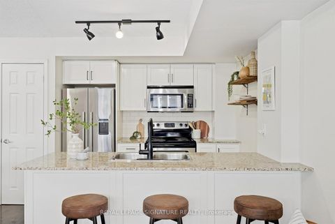 Photo 7 at 225 - 11 Ruttan Street, Dufferin Grove, Toronto