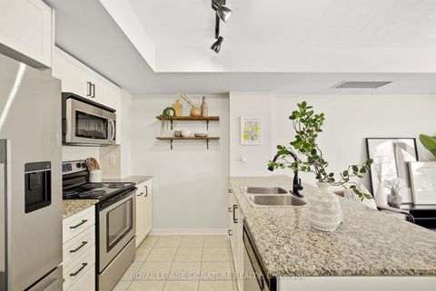 Photo 9 at 225 - 11 Ruttan Street, Dufferin Grove, Toronto