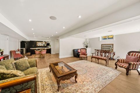 Photo 35 at 18 Ardmore Crescent, Bayview Hill, Richmond Hill