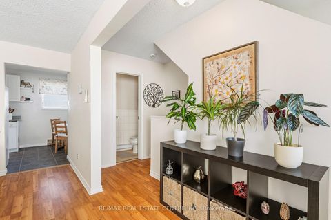 Photo 9 at 15 - 33 Celeste Drive, West Hill, Toronto