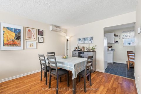 Photo 11 at 15 - 33 Celeste Drive, West Hill, Toronto