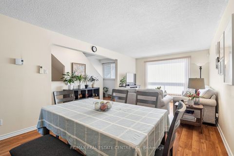 Photo 14 at 15 - 33 Celeste Drive, West Hill, Toronto