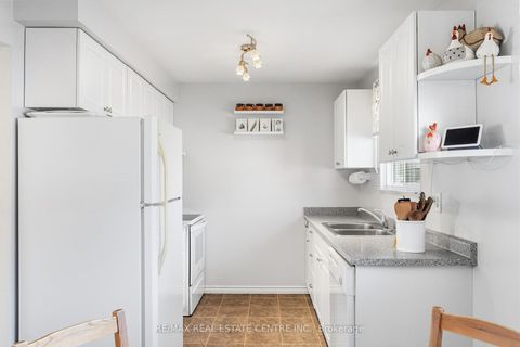 Photo 21 at 15 - 33 Celeste Drive, West Hill, Toronto