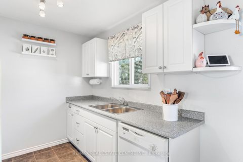 Photo 22 at 15 - 33 Celeste Drive, West Hill, Toronto
