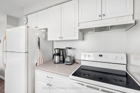 Photo 23 at 15 - 33 Celeste Drive, West Hill, Toronto