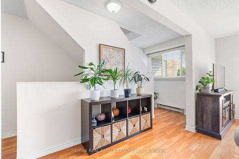 Photo 24 at 15 - 33 Celeste Drive, West Hill, Toronto