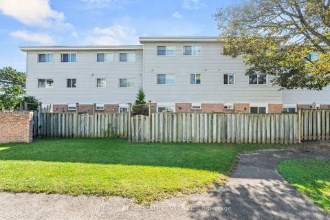 Photo 46 at 15 - 33 Celeste Drive, West Hill, Toronto