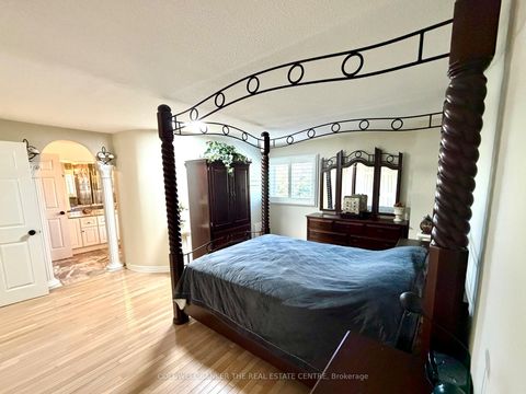 Photo 24 at 227 Hickling Trail, Grove East, Barrie