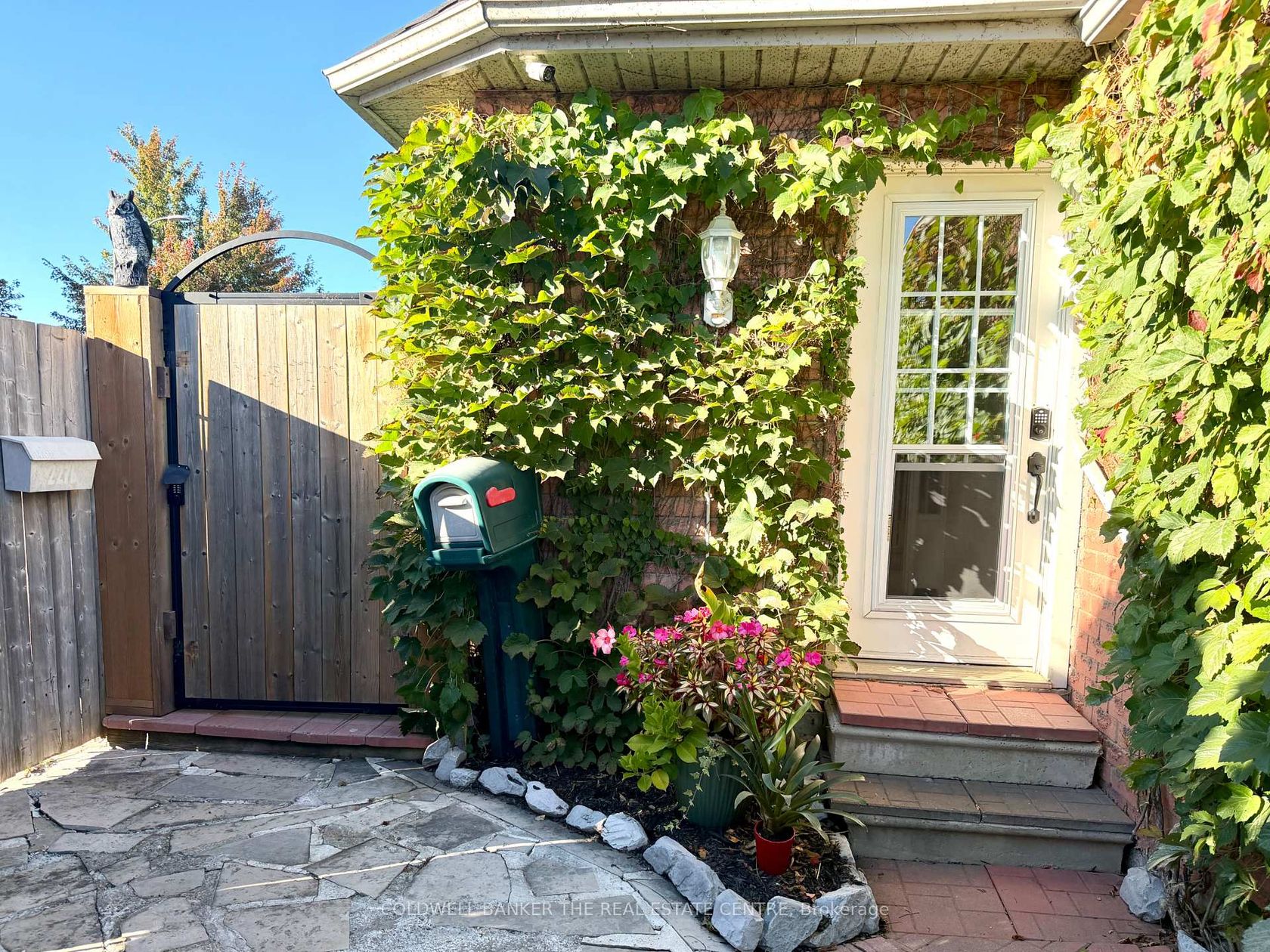 227 Hickling Trail, Grove East, Barrie photo number 2