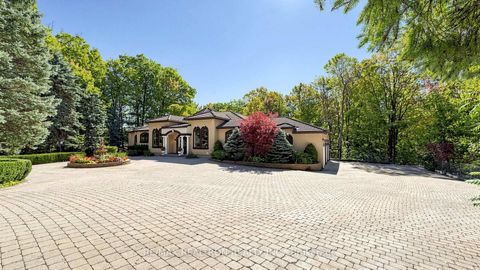 Photo 2 at 38 Bridgewater Drive, Rural Richmond Hill, Richmond Hill
