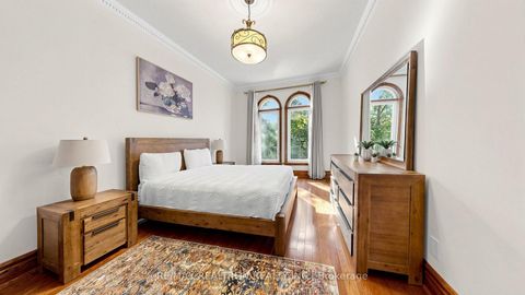Photo 13 at 38 Bridgewater Drive, Rural Richmond Hill, Richmond Hill