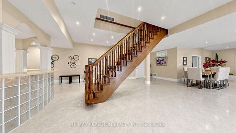 Photo 15 at 38 Bridgewater Drive, Rural Richmond Hill, Richmond Hill