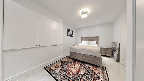 Photo 21 at 38 Bridgewater Drive, Rural Richmond Hill, Richmond Hill