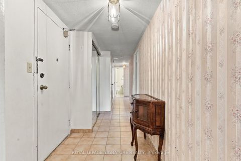 Photo 4 at 539 - 2645 Jane Street, Jane Heights, Toronto