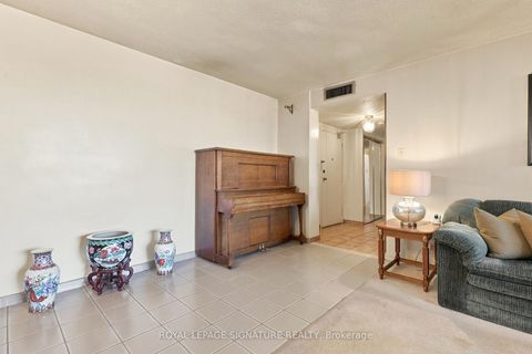 Photo 5 at 539 - 2645 Jane Street, Jane Heights, Toronto