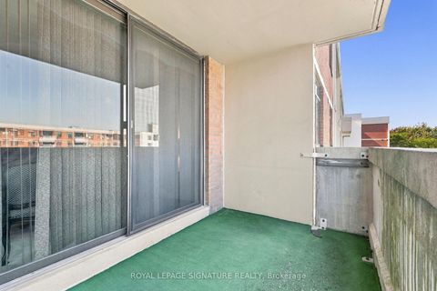 Photo 9 at 539 - 2645 Jane Street, Jane Heights, Toronto