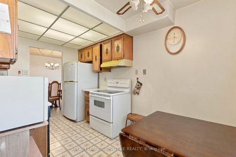Photo 13 at 539 - 2645 Jane Street, Jane Heights, Toronto