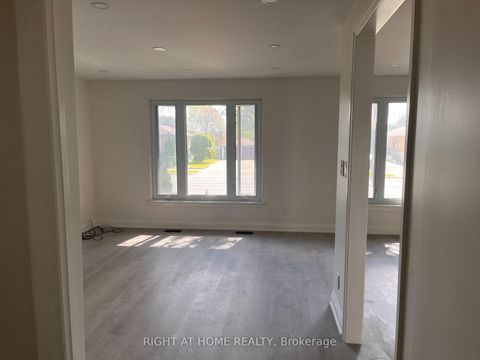 Photo 7 at 32 Brimorton Drive, Bendale, Toronto