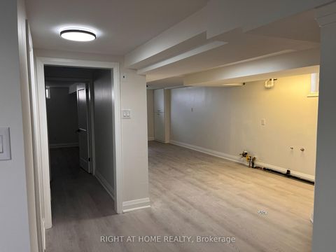 Photo 8 at 32 Brimorton Drive, Bendale, Toronto