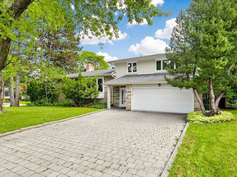 Photo 1 at 5 Alderdale Court, Don Mills, Toronto