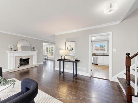 Photo 3 at 5 Alderdale Court, Don Mills, Toronto