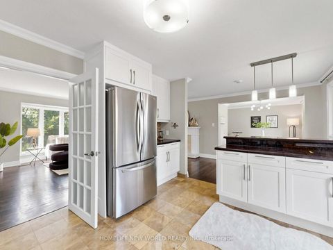 Photo 5 at 5 Alderdale Court, Don Mills, Toronto