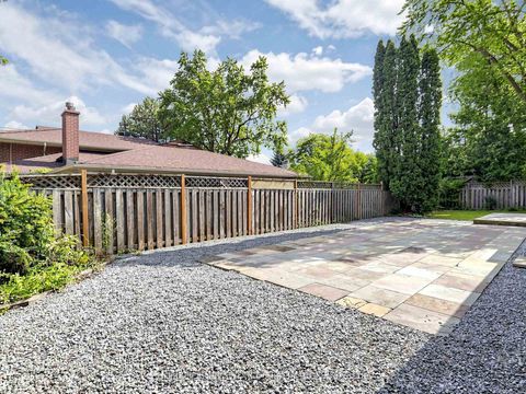 Photo 34 at 5 Alderdale Court, Don Mills, Toronto