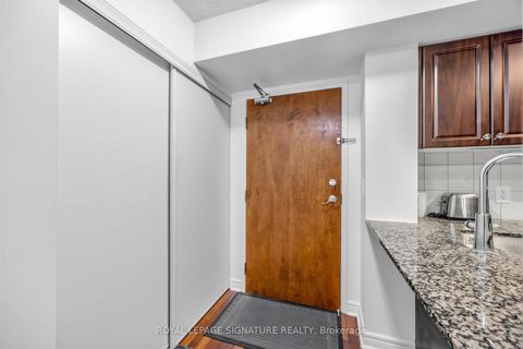 Photo 5 at 322 - 60 Fairfax Crescent, Birchmount, Toronto