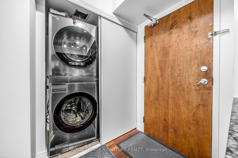 Photo 6 at 322 - 60 Fairfax Crescent, Birchmount, Toronto