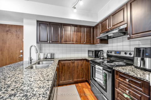 Photo 10 at 322 - 60 Fairfax Crescent, Birchmount, Toronto