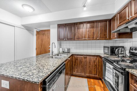 Photo 11 at 322 - 60 Fairfax Crescent, Birchmount, Toronto