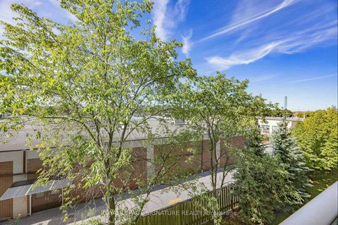 Photo 23 at 322 - 60 Fairfax Crescent, Birchmount, Toronto