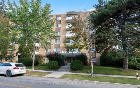 Photo 2 at 410 - 30 Allanhurst Drive, Humber Valley, Toronto