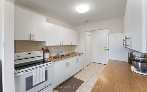 Photo 11 at 410 - 30 Allanhurst Drive, Humber Valley, Toronto