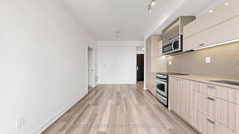 Photo 10 at 3512 - 290 Adelaide Street W, Waterfront Communities C1, Toronto