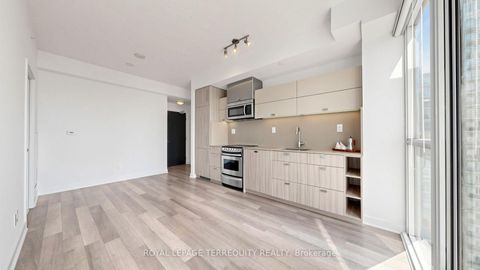 Photo 11 at 3512 - 290 Adelaide Street W, Waterfront Communities C1, Toronto