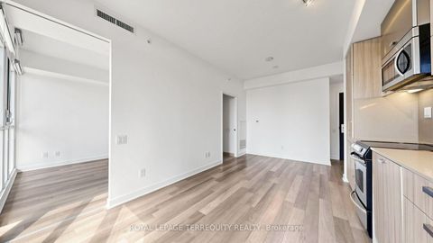 Photo 12 at 3512 - 290 Adelaide Street W, Waterfront Communities C1, Toronto