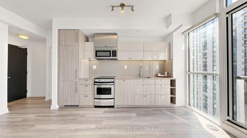 Photo 13 at 3512 - 290 Adelaide Street W, Waterfront Communities C1, Toronto