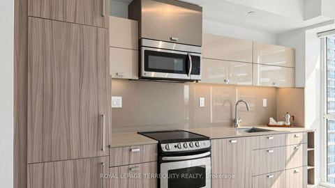 Photo 14 at 3512 - 290 Adelaide Street W, Waterfront Communities C1, Toronto